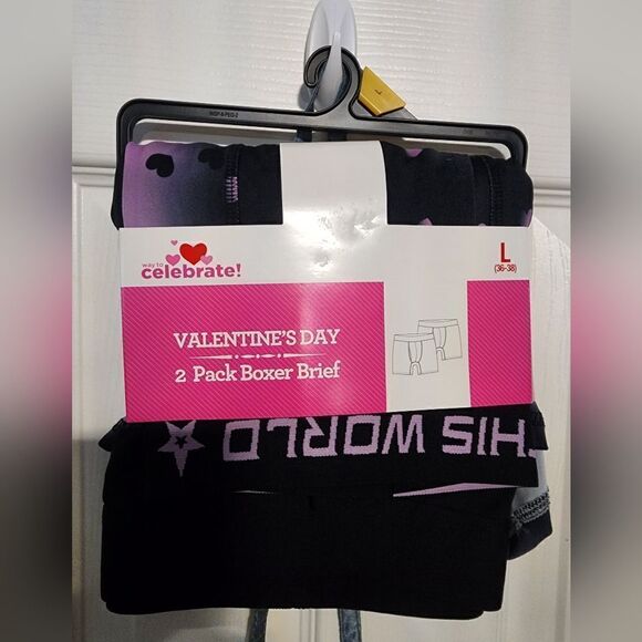 Valentine's Day Men's Light My Fire Printed Boxer Briefs, 2-Pack, total 4 - Picture 5 of 6